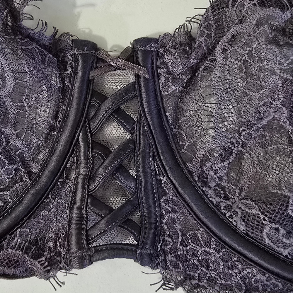 NWOT Victoris Secret 36DDD Dream Angle No Padding Pushup Bra